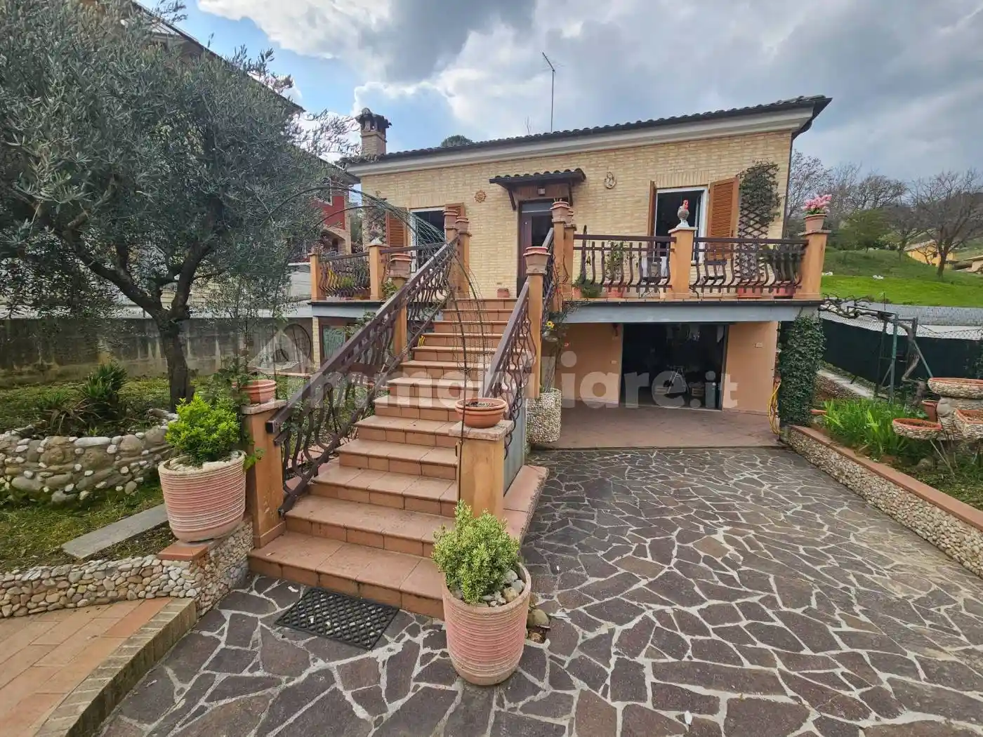 Villa in vendita a San Severino Marche