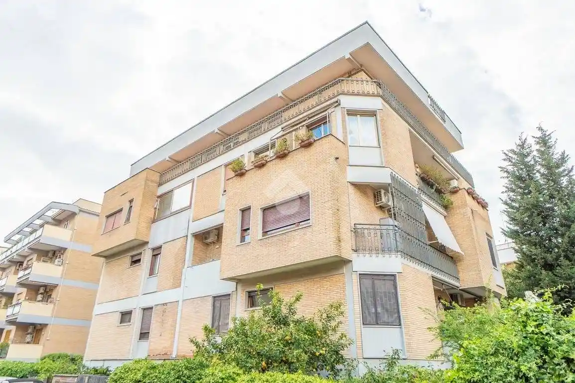Appartamento in vendita a Roma