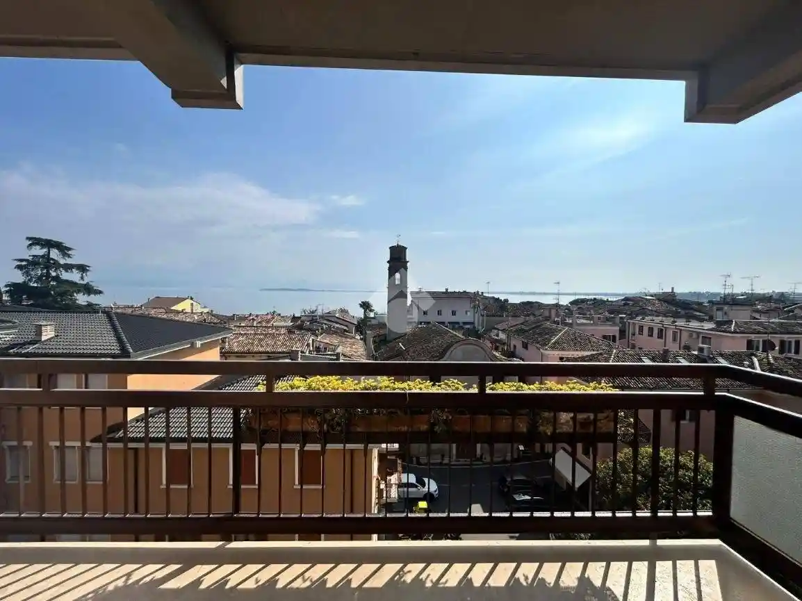 Appartamento in vendita a Desenzano del Garda