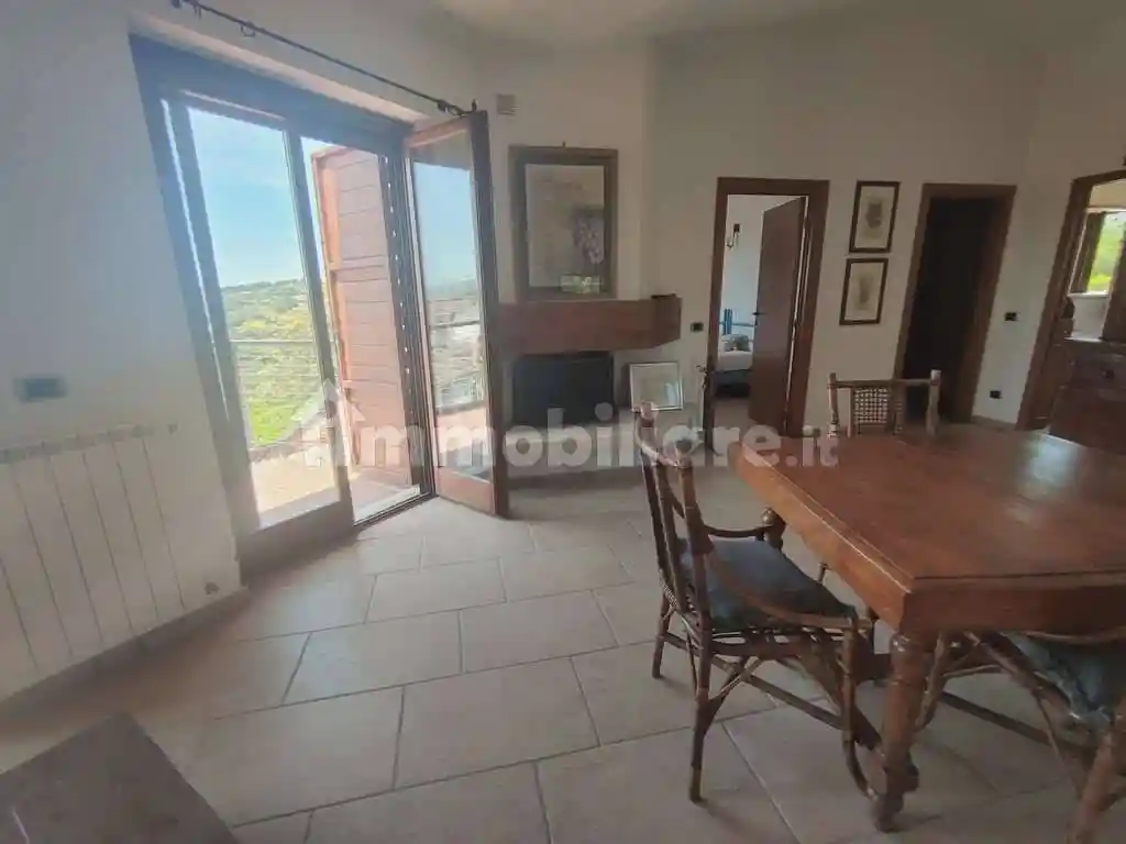 Appartamento in affitto a Massa Martana