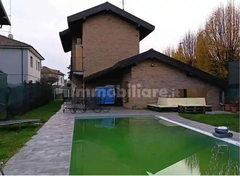 Villa in vendita a Vergiate