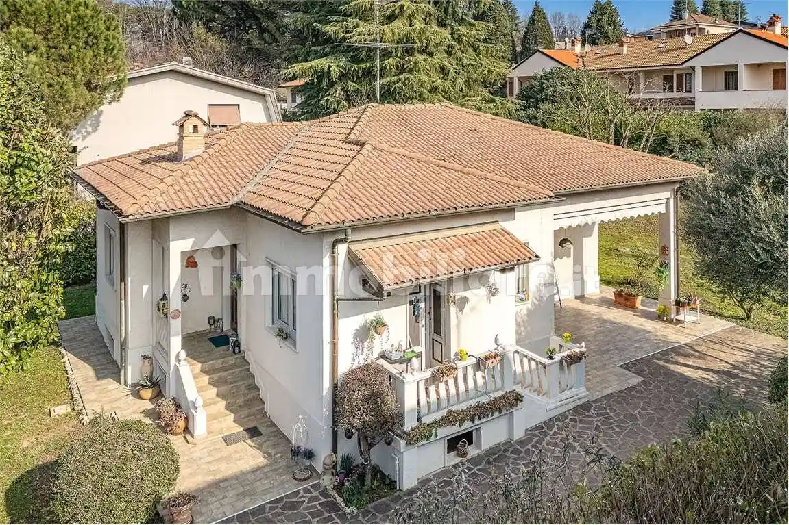 Villa in vendita a Triuggio