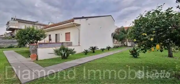 Villa in vendita a Fiumefreddo di Sicilia