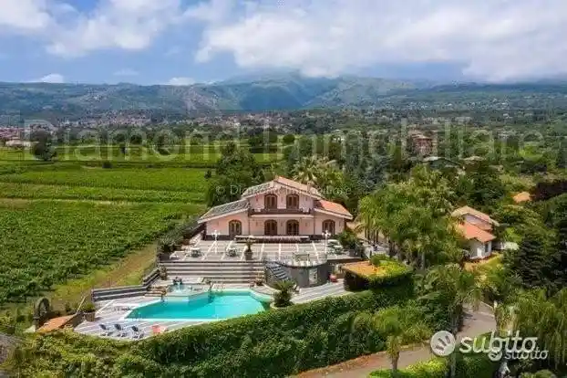Villa in vendita a Zafferana Etnea