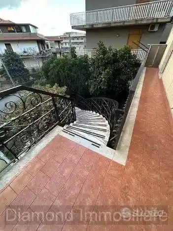 Appartamento in vendita a Aci Catena
