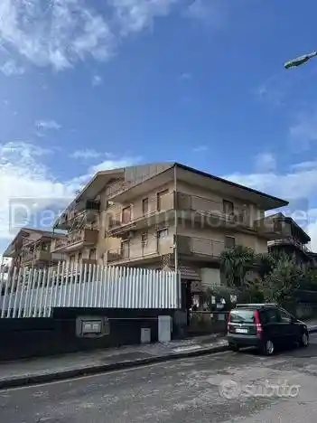 Appartamento in vendita a Aci Catena