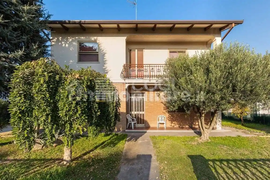 Villa in vendita a Bagnacavallo