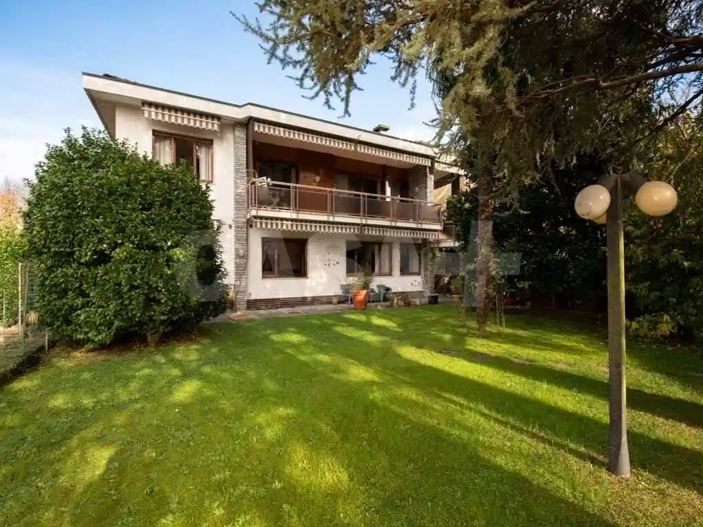 Villa in vendita a Malnate