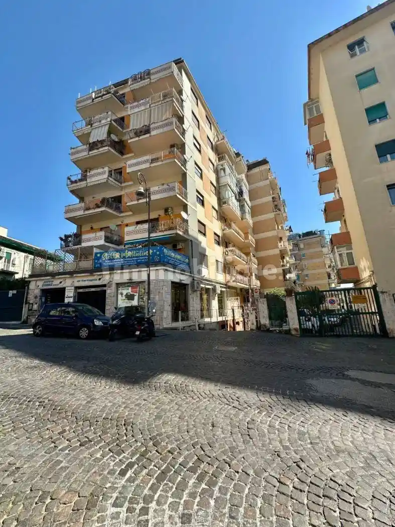 Appartamento in vendita a Napoli