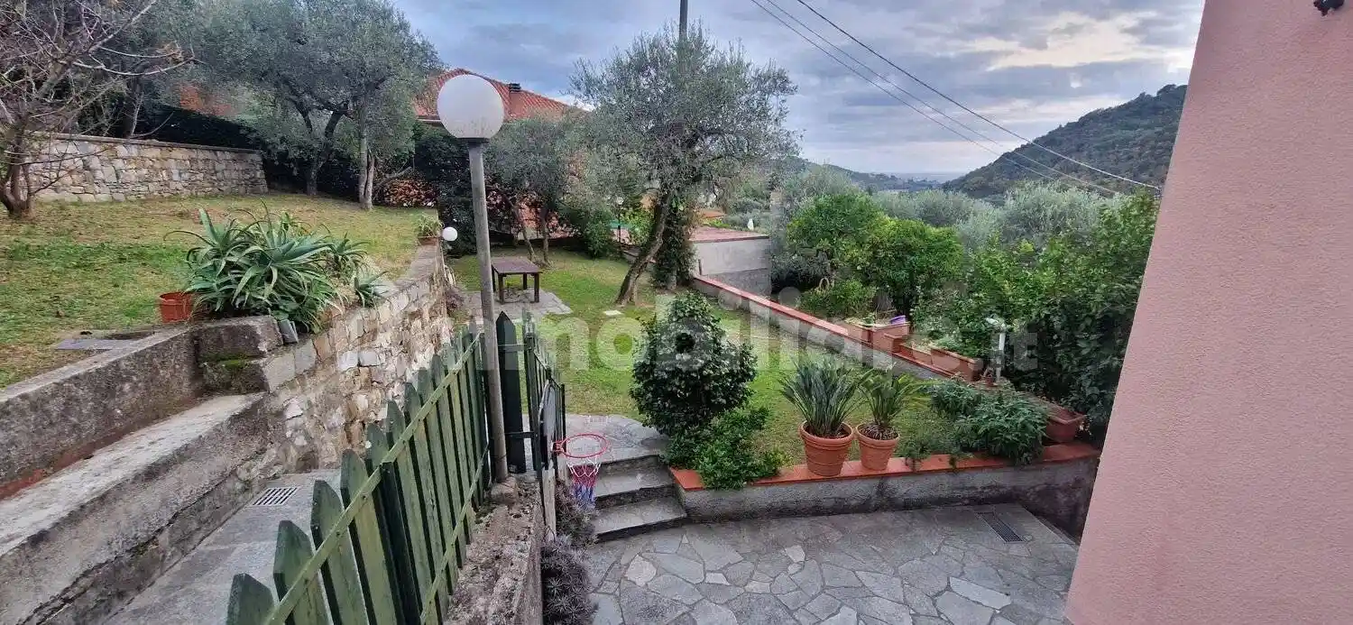 Appartamento in vendita a Leivi