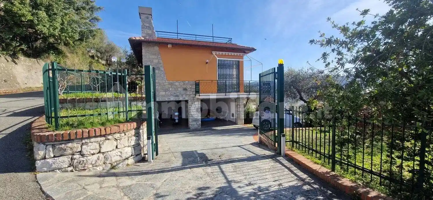 Villa in vendita a Leivi