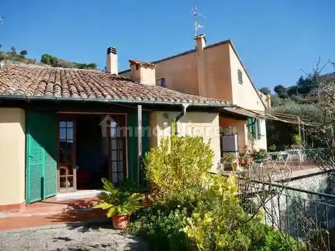 Villa in vendita a Finale Ligure