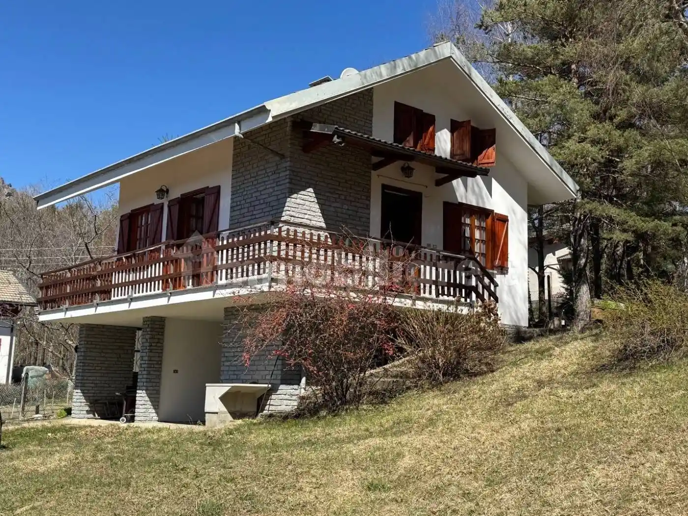 Casa indipendente in vendita a Pinasca
