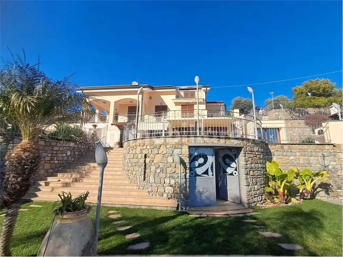 Villa in vendita a Sanremo