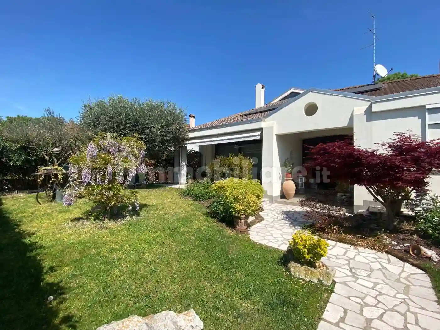 Villa - foto 2