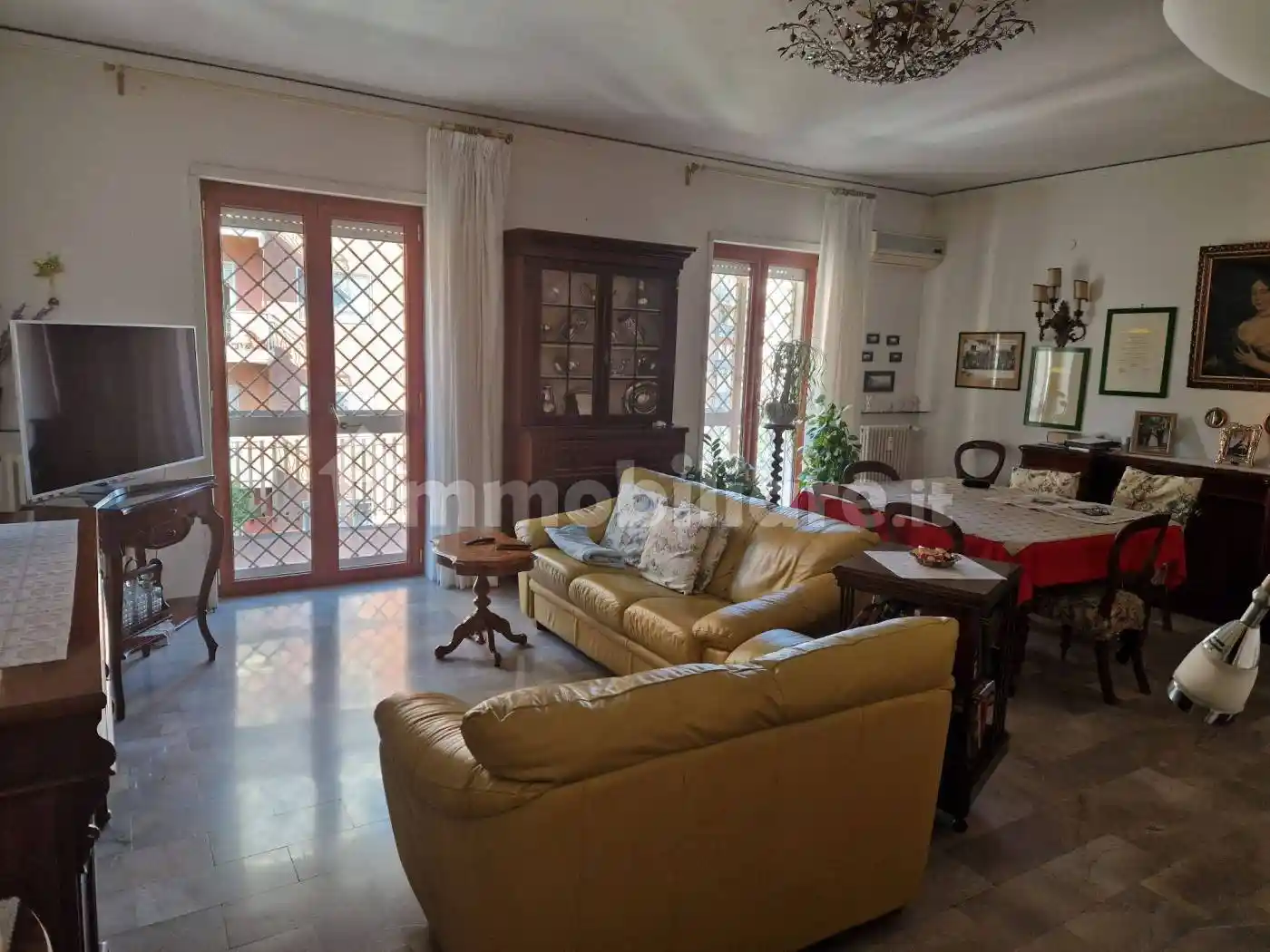 Appartamento in vendita a Napoli