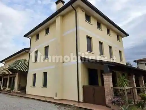 Casa indipendente in vendita a Carmignano di Brenta