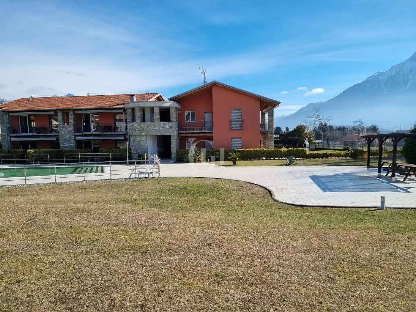 Appartamento in vendita a Gravedona ed Uniti