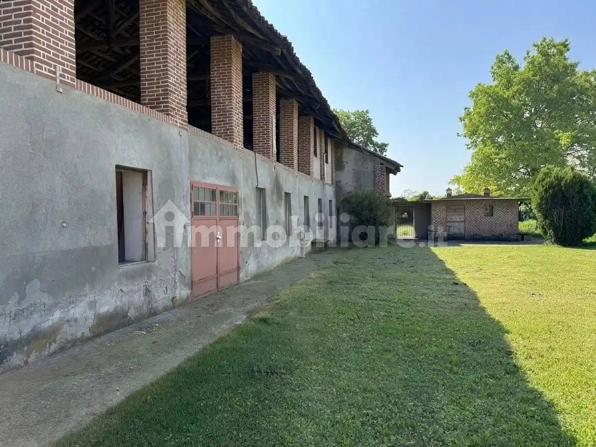 Rustico - Casale in vendita a Scalenghe