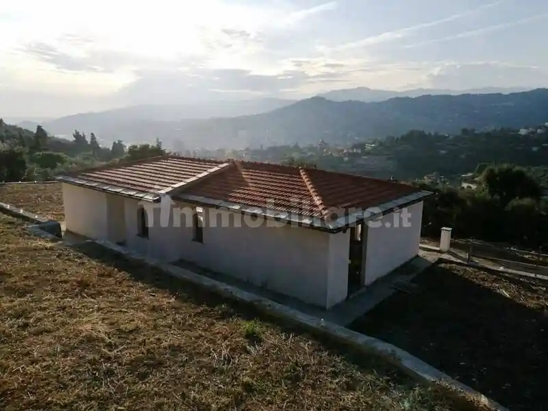 Villa in vendita a Imperia