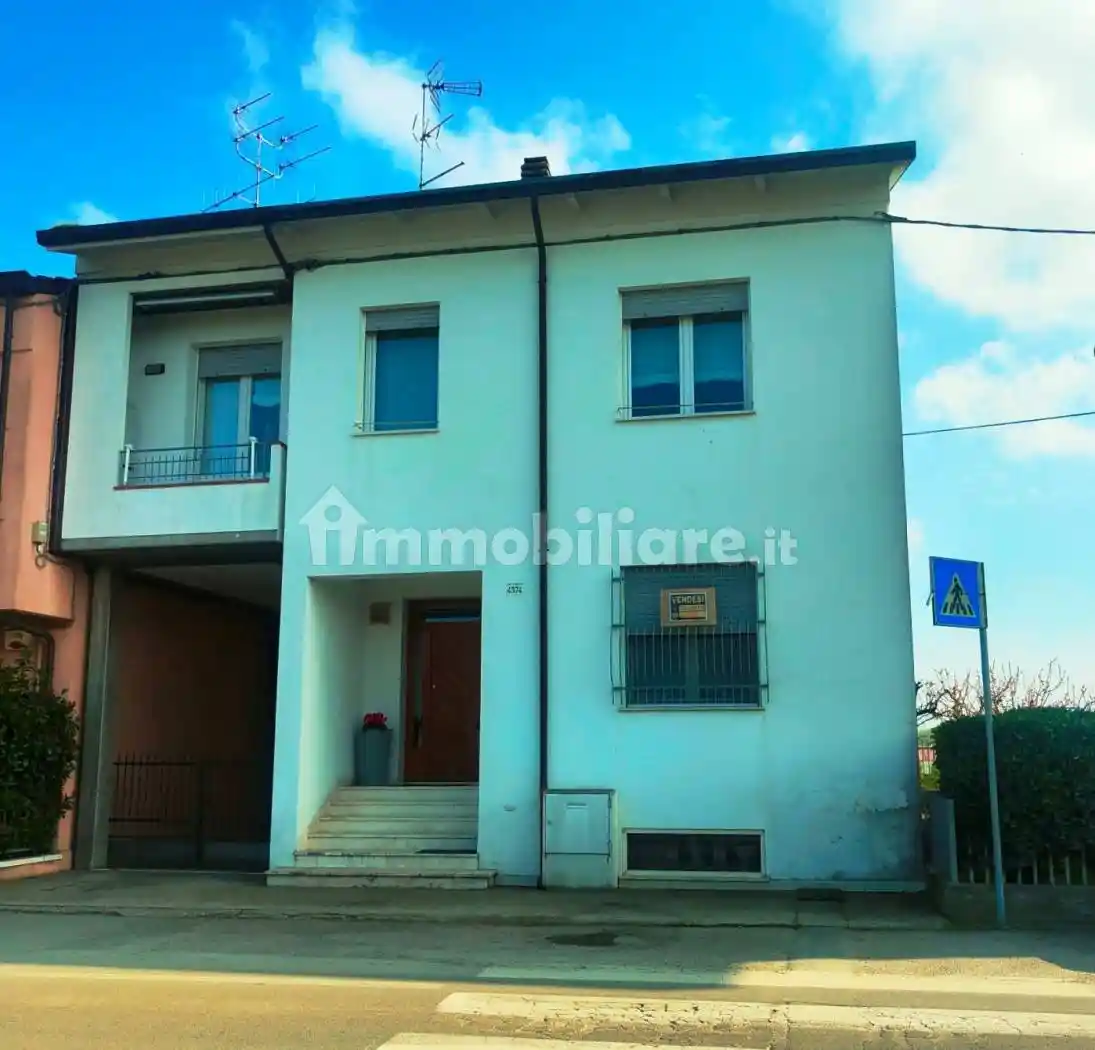 Casa indipendente in vendita a Cesena