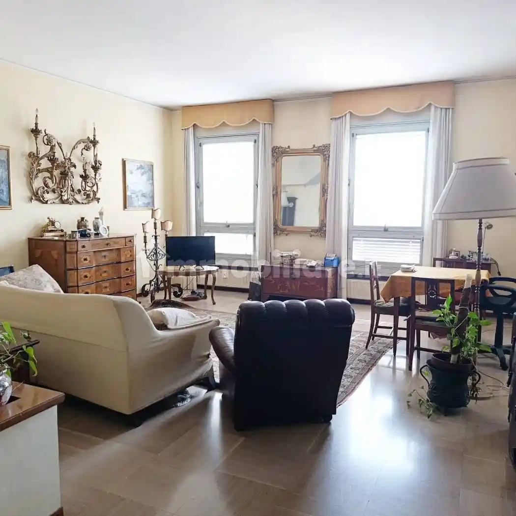 Appartamento in vendita a Piacenza