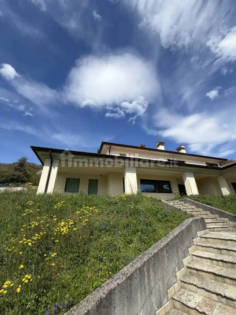 Villa in affitto a Tarzo
