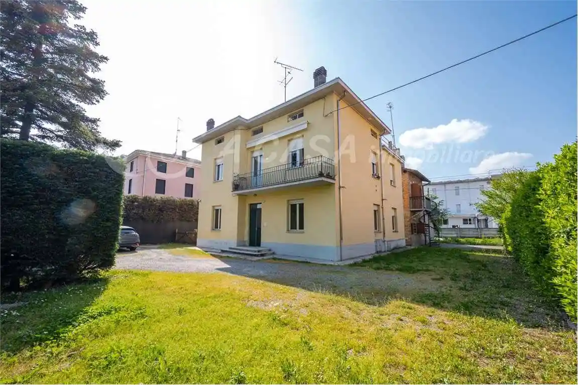 Villa in vendita a Felino