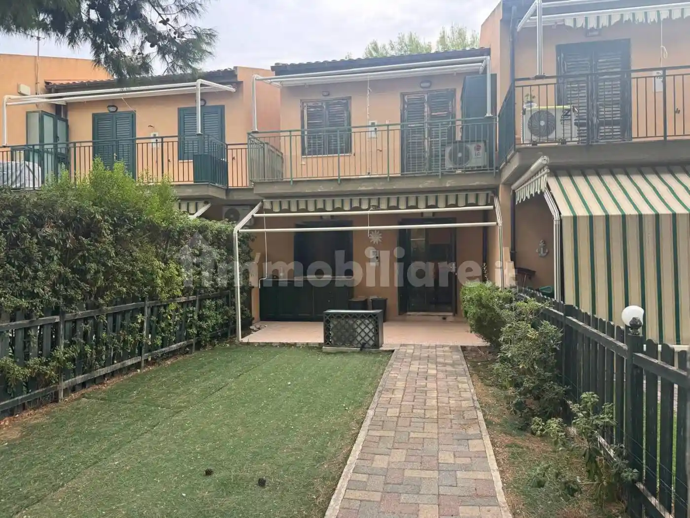 Villa in vendita a Campofelice di Roccella
