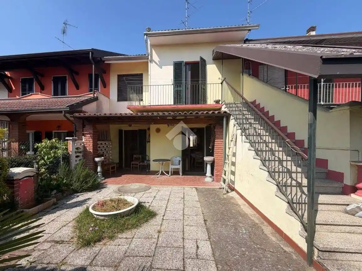 Casa indipendente in vendita a Robbio