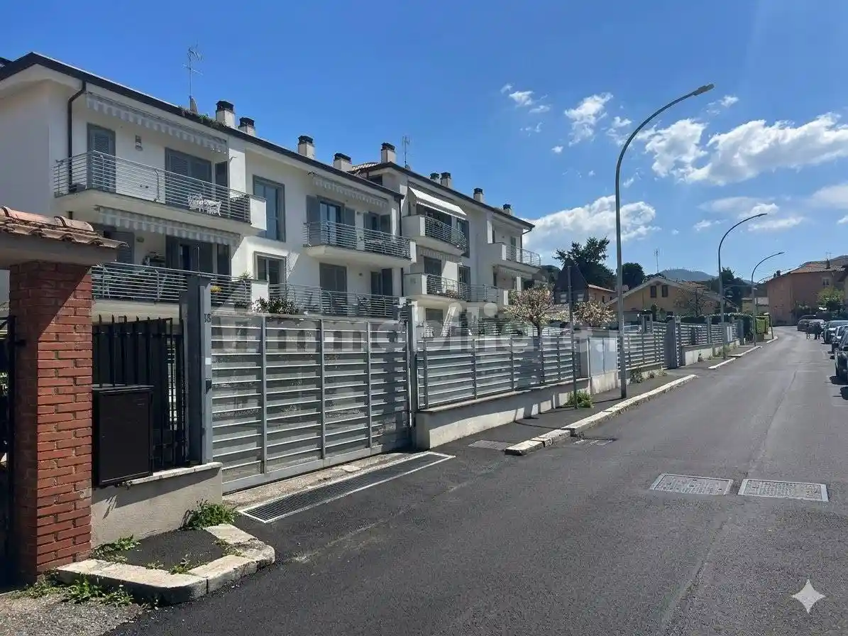 Appartamento in vendita a Grottaferrata