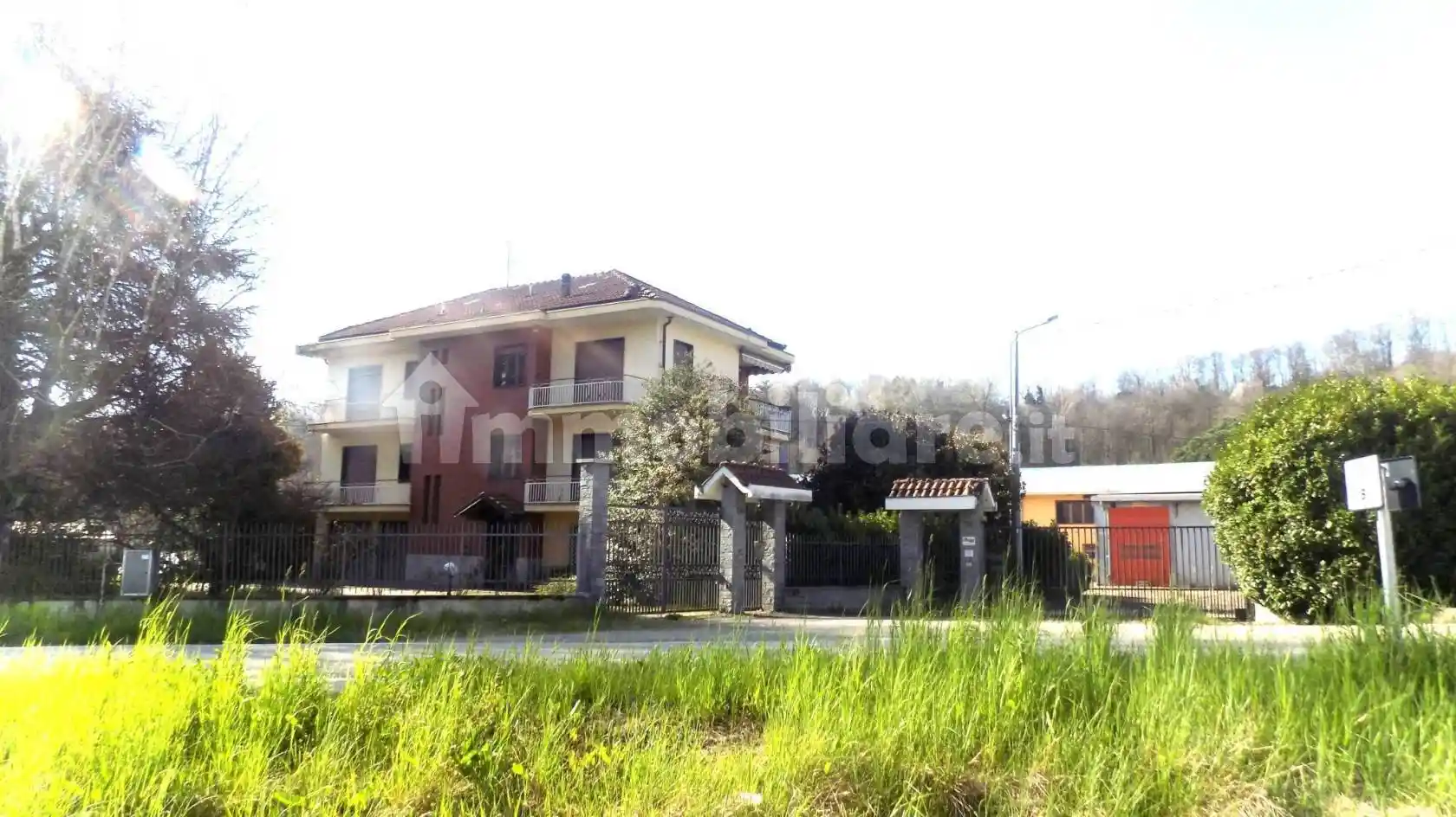 Palazzo - Edificio in vendita a Rocca Canavese