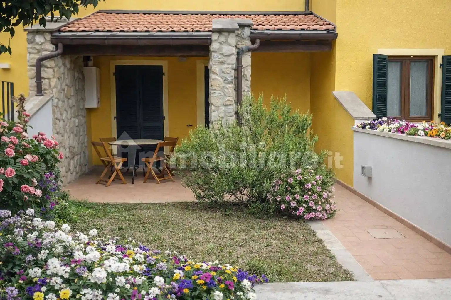 Casa indipendente in affitto a Sarzana