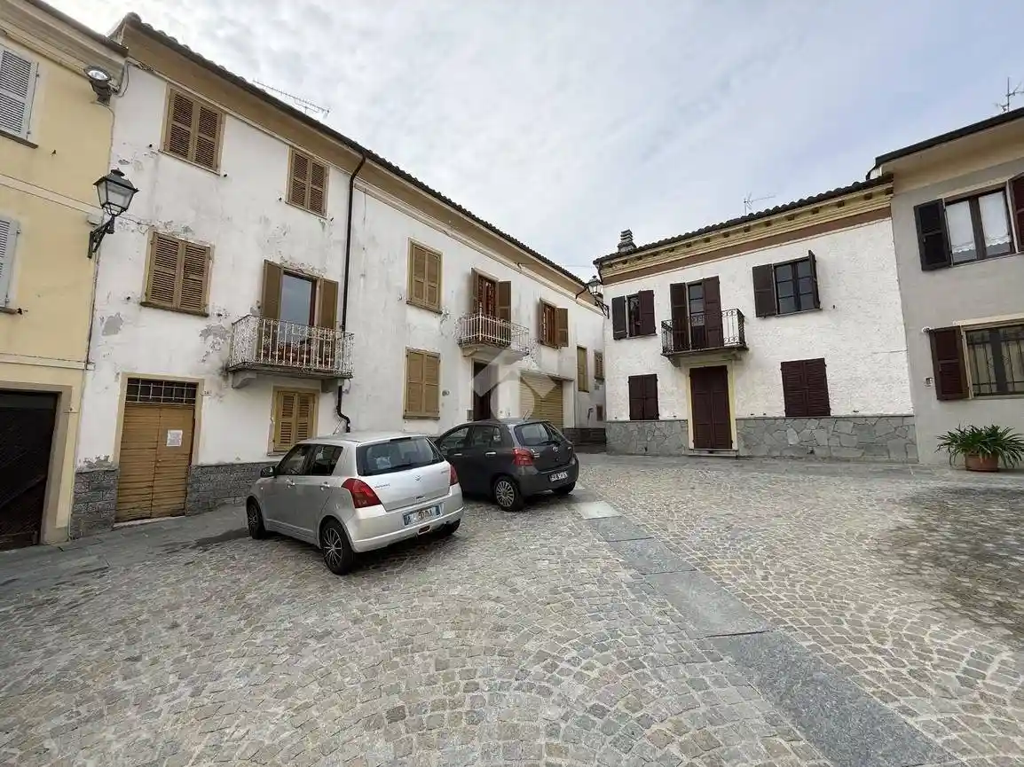 Casa indipendente in vendita a Castel Rocchero