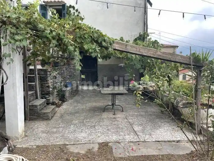 Appartamento in vendita a Prelà
