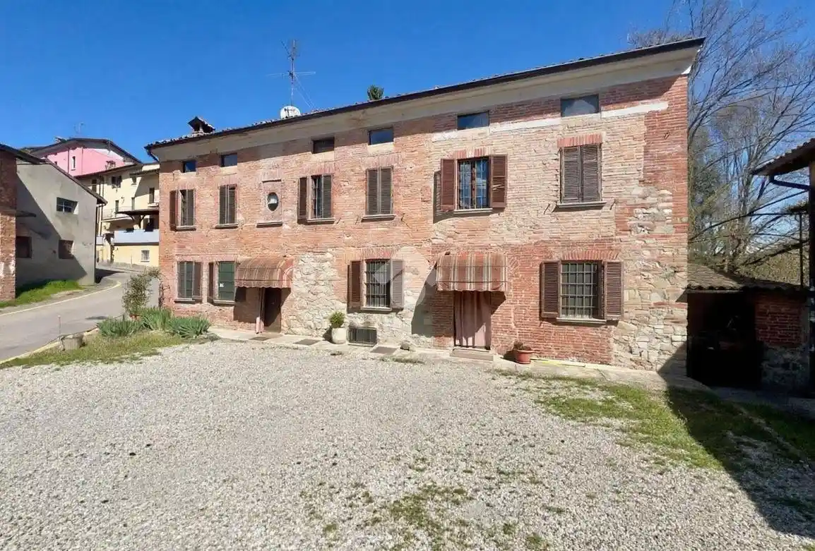 Casa indipendente in vendita a Canneto Pavese