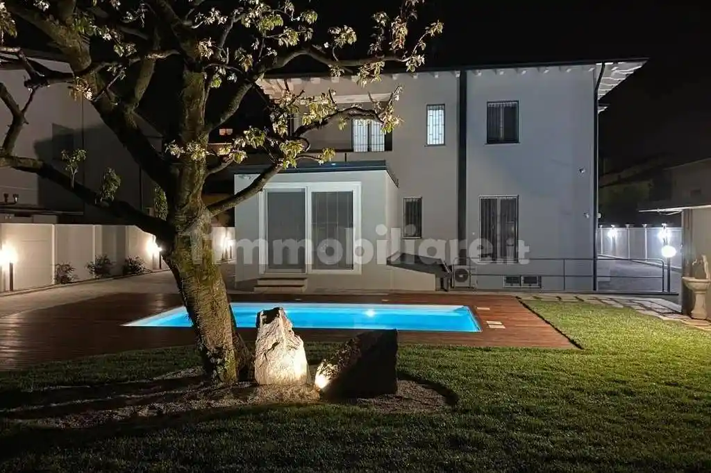 Casa indipendente in affitto a Legnano