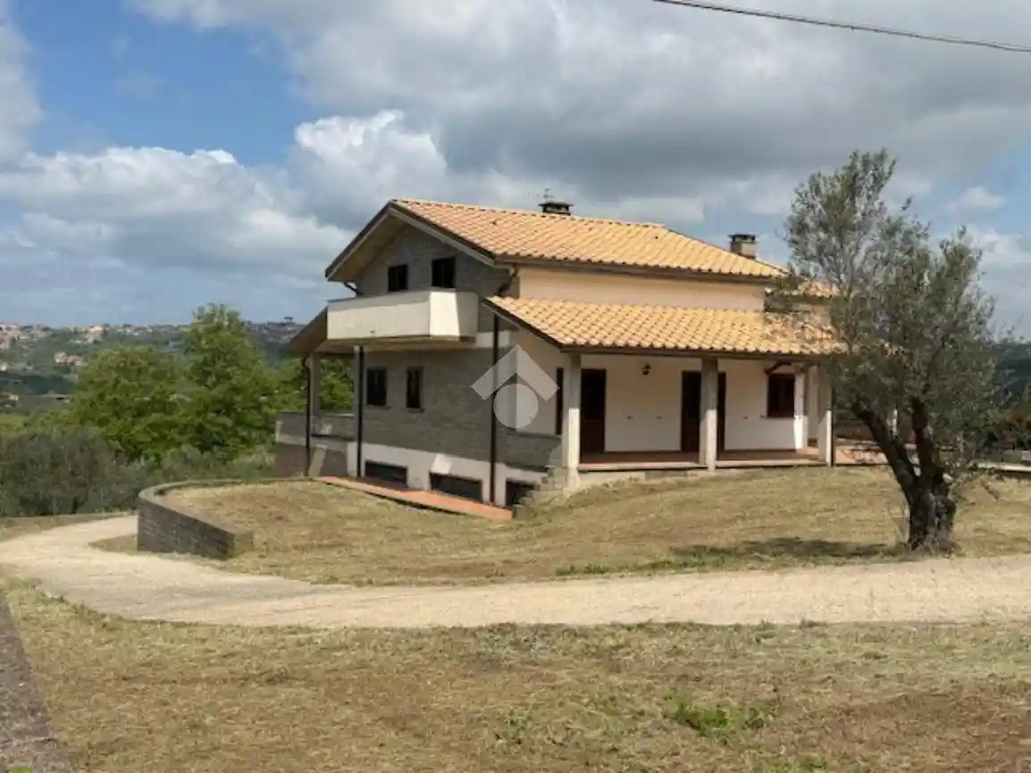 Villa in vendita a Montefiascone
