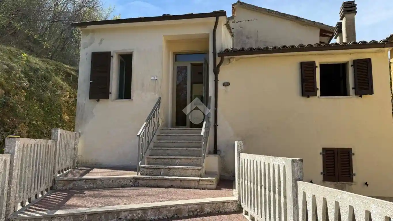 Casa indipendente in vendita a Montecchio
