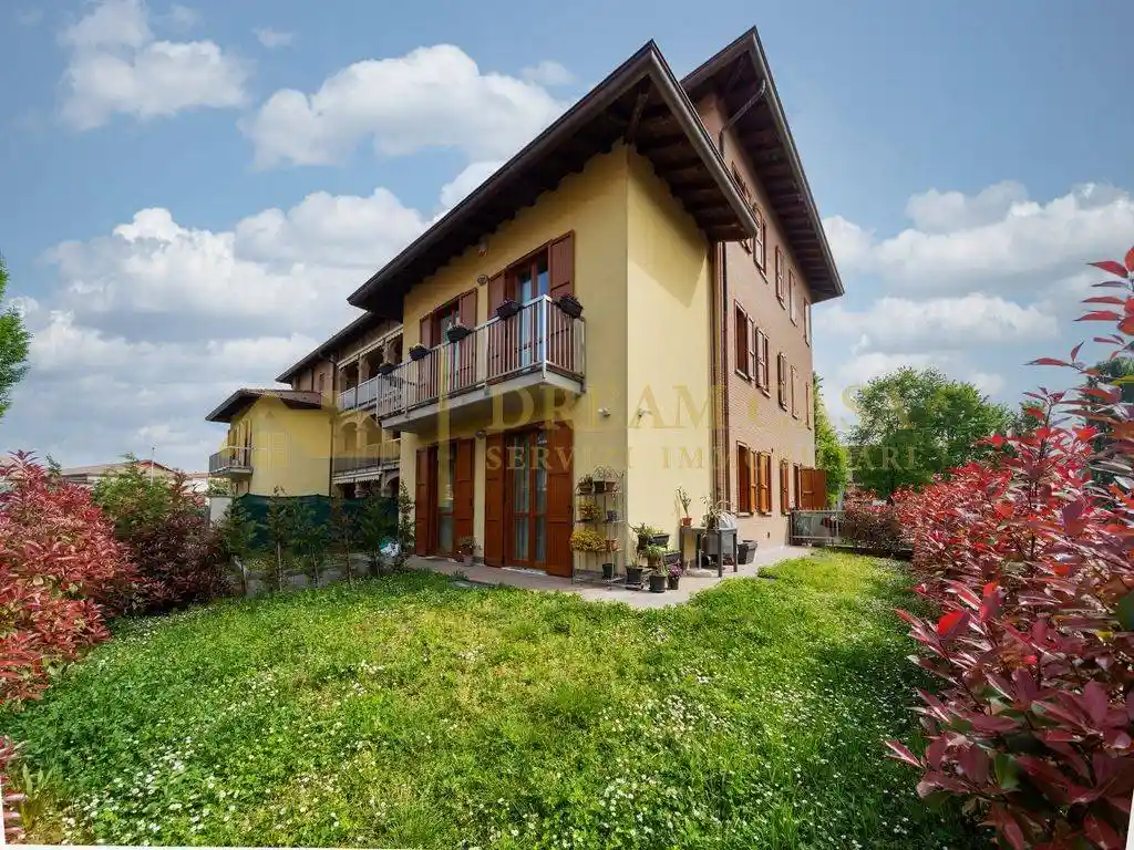 Villetta a schiera in vendita a Capriate San Gervasio