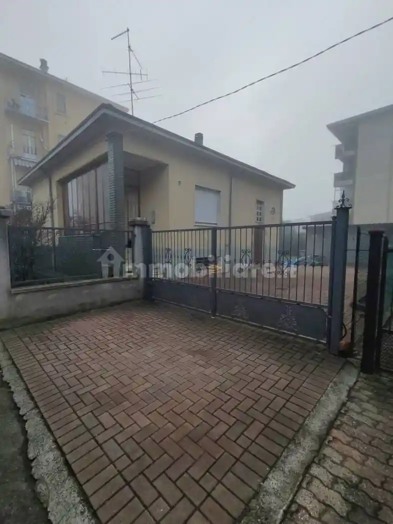 Villa in vendita a Cameri