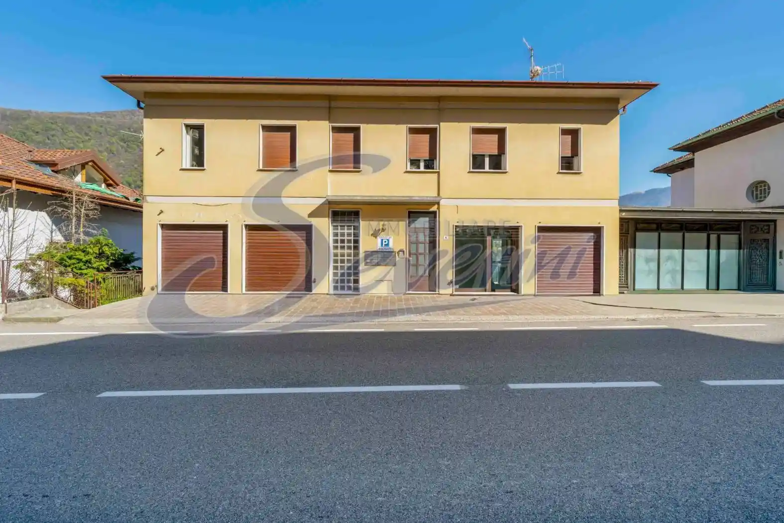 Palazzo - Edificio in vendita a Laglio