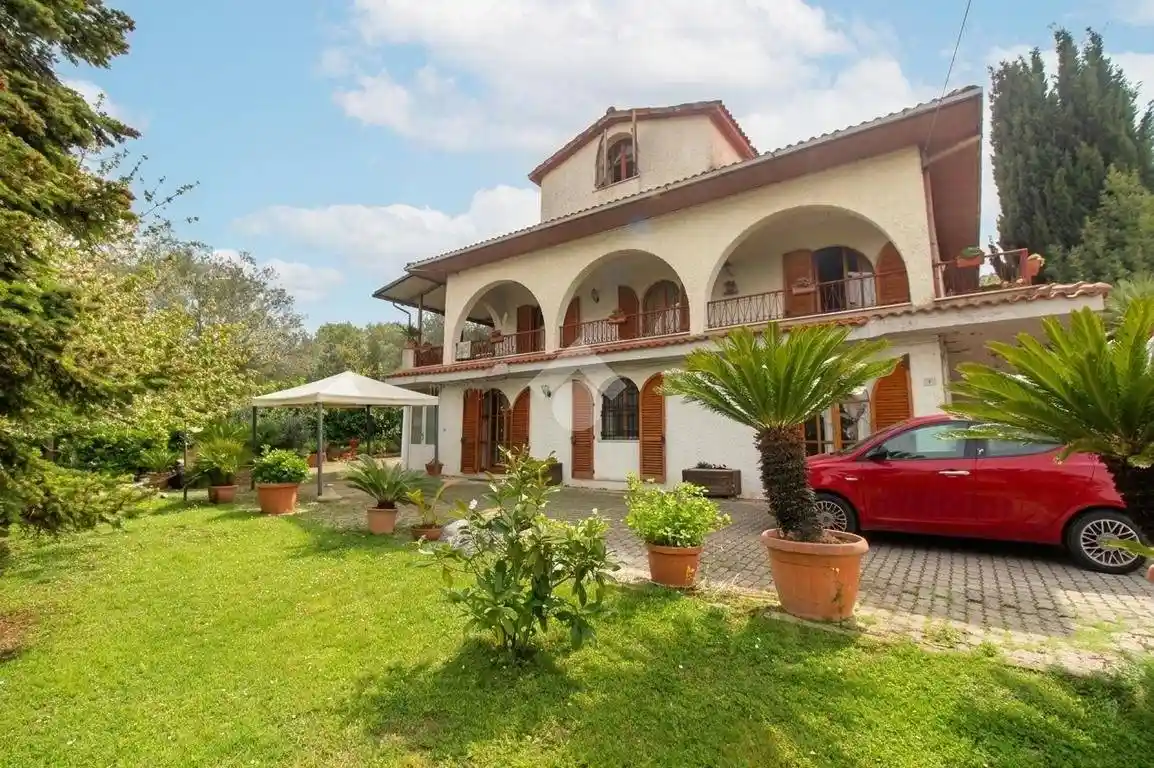 Villa in vendita a Roseto degli Abruzzi