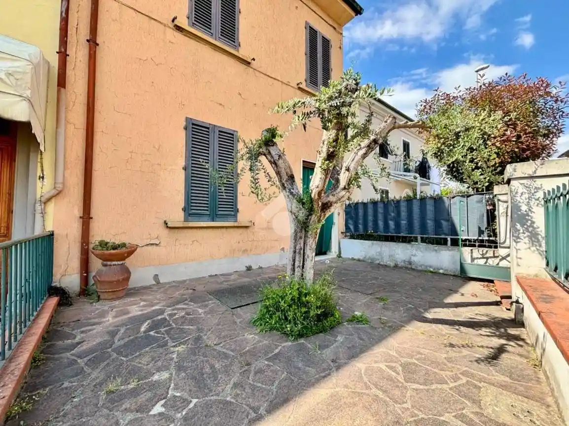 Casa indipendente in vendita a Capraia e Limite