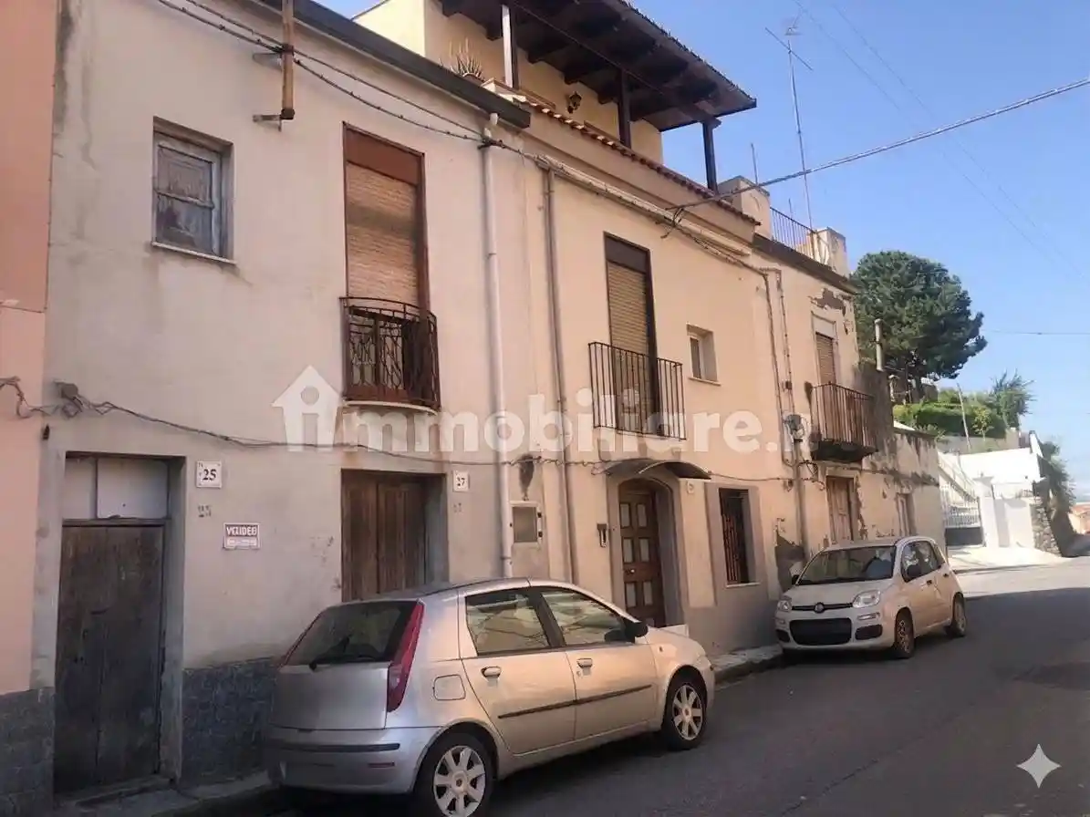 Casa indipendente in vendita a Barcellona Pozzo di Gotto