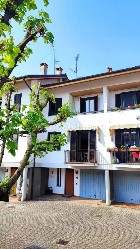 Villetta a schiera in vendita a Oleggio Castello