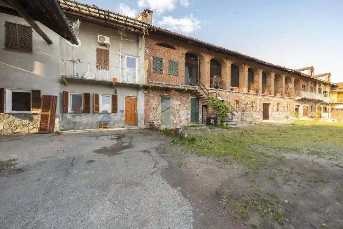 Rustico - Casale in vendita a Caselle Torinese