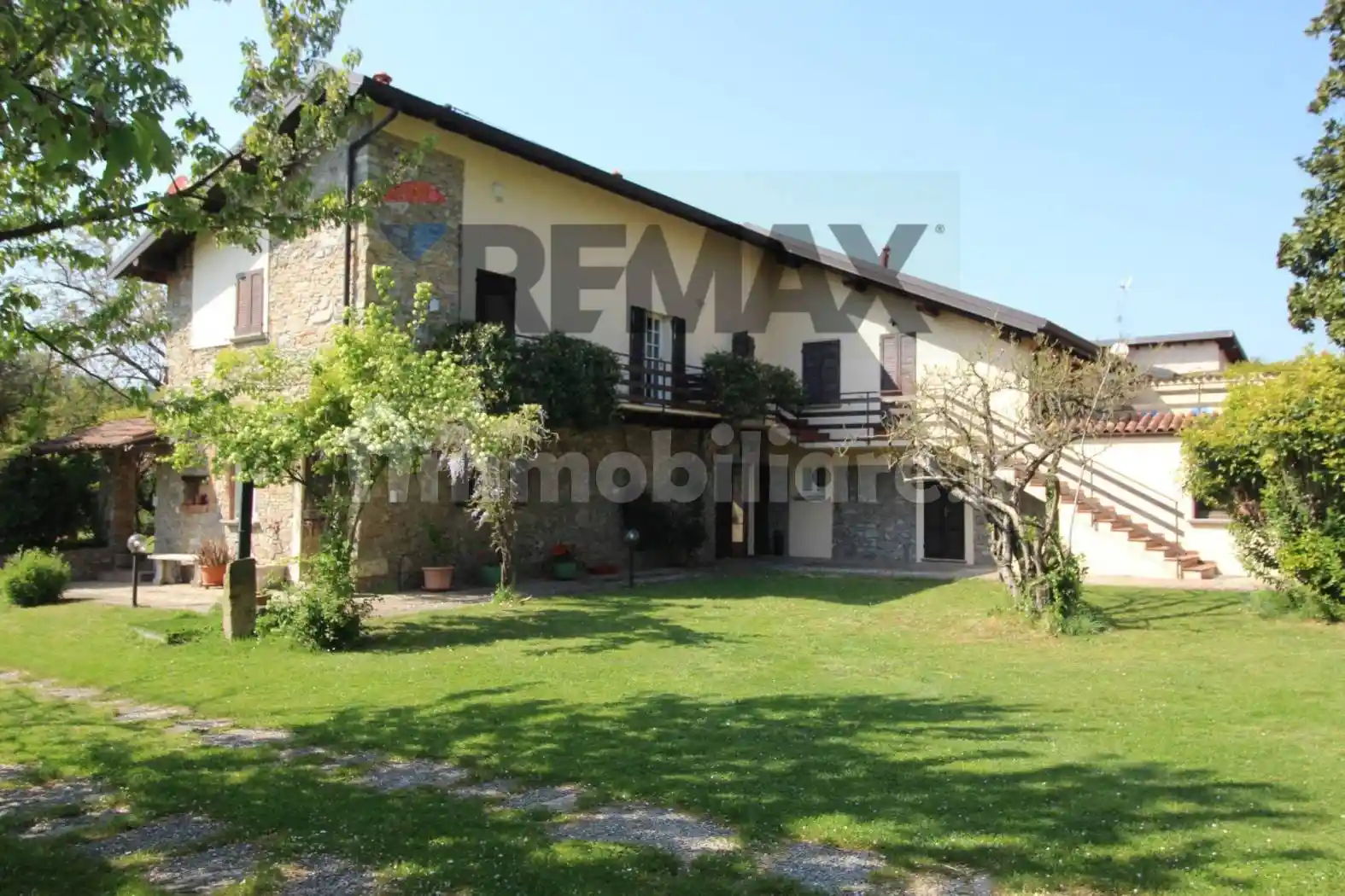 Villa in vendita a Villa d'Adda