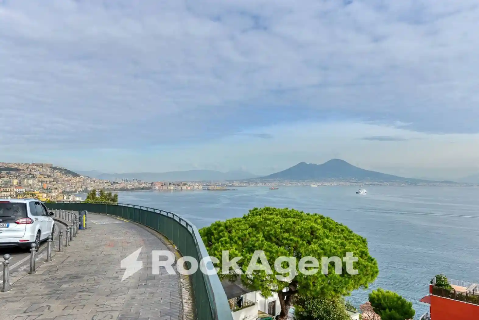 Appartamento in vendita a Napoli