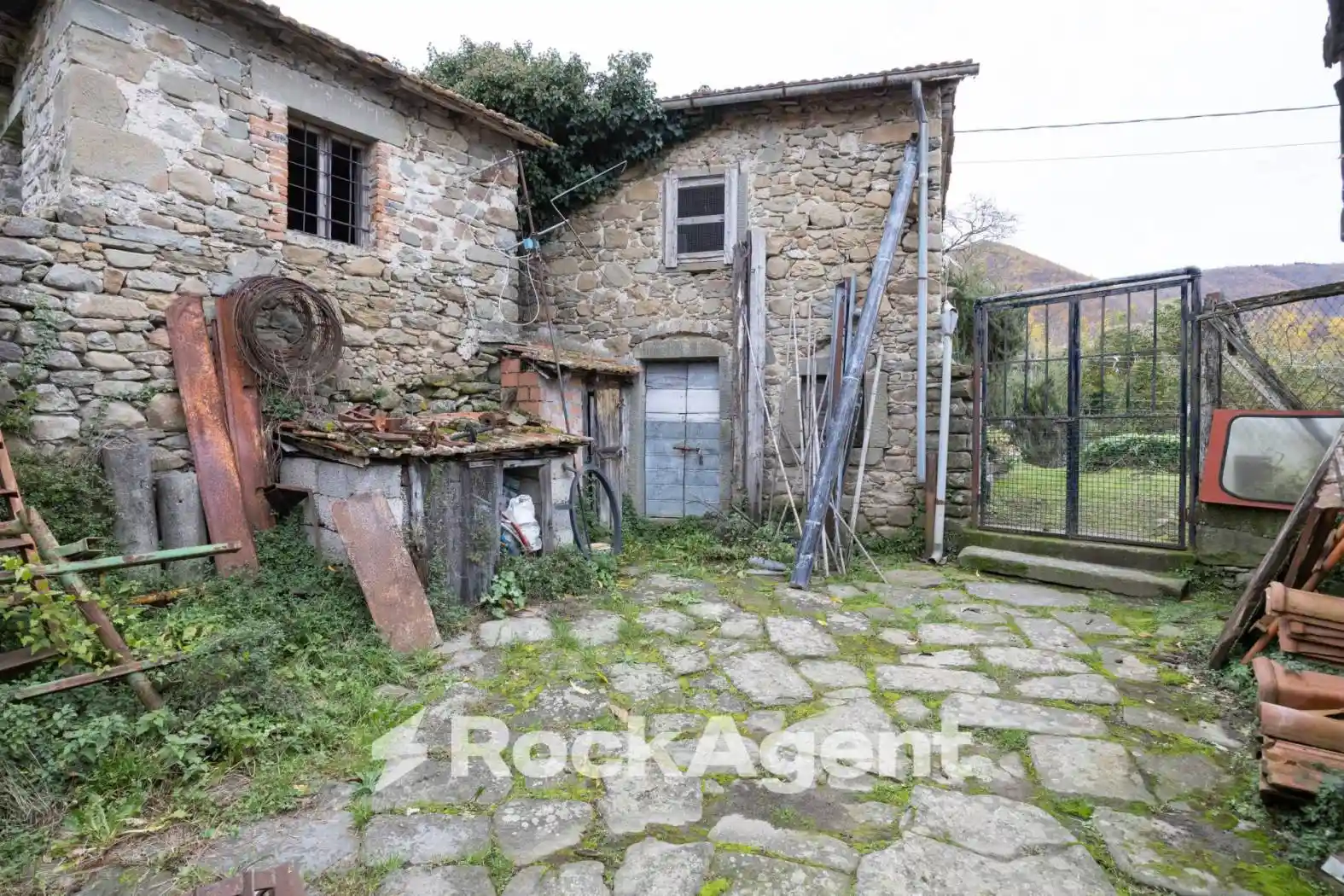 Palazzo - Edificio in vendita a Casola in Lunigiana